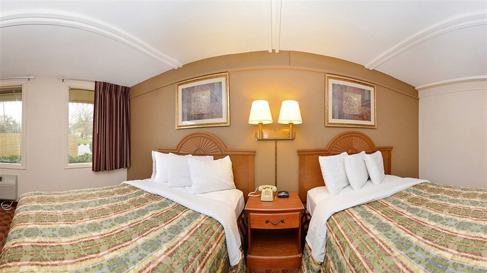 Spanish Trace Inn เอเธนส์ ภายนอก รูปภาพ