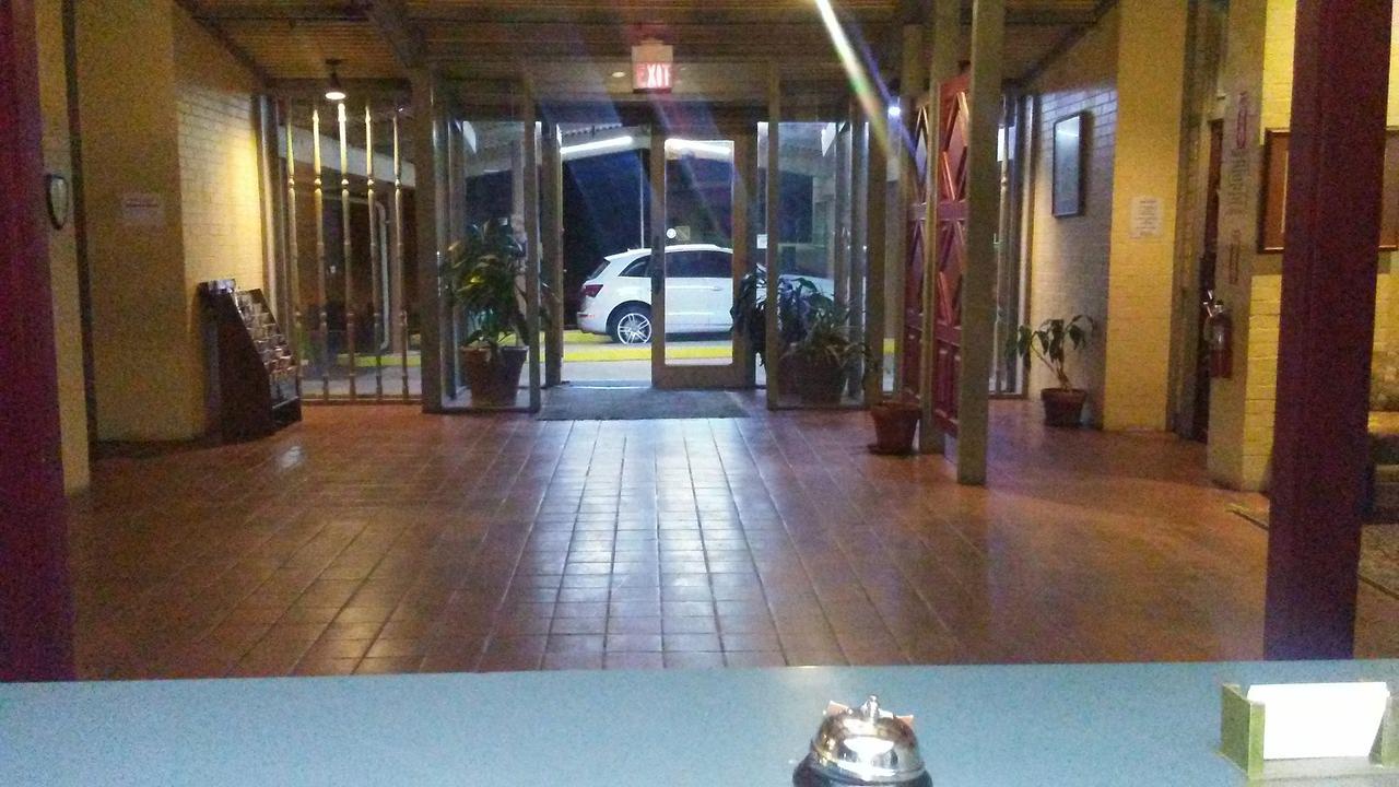 Spanish Trace Inn เอเธนส์ ภายนอก รูปภาพ