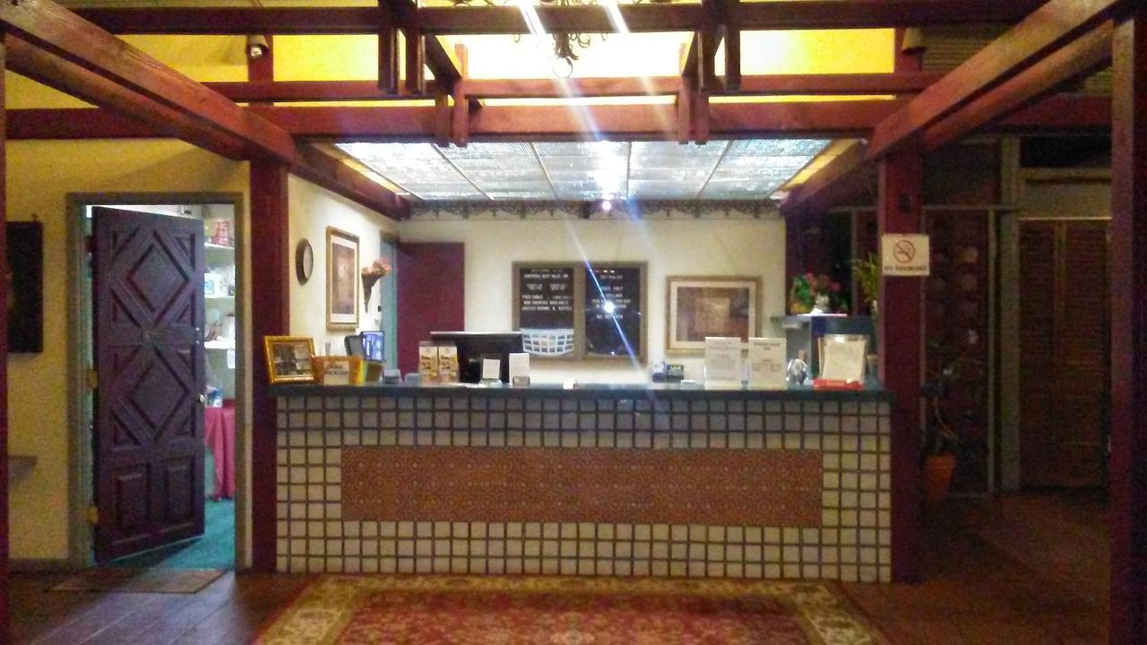 Spanish Trace Inn เอเธนส์ ภายนอก รูปภาพ