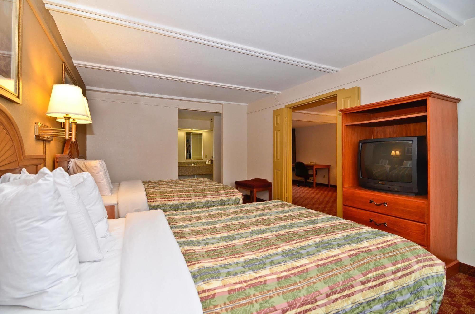 Spanish Trace Inn เอเธนส์ ภายนอก รูปภาพ